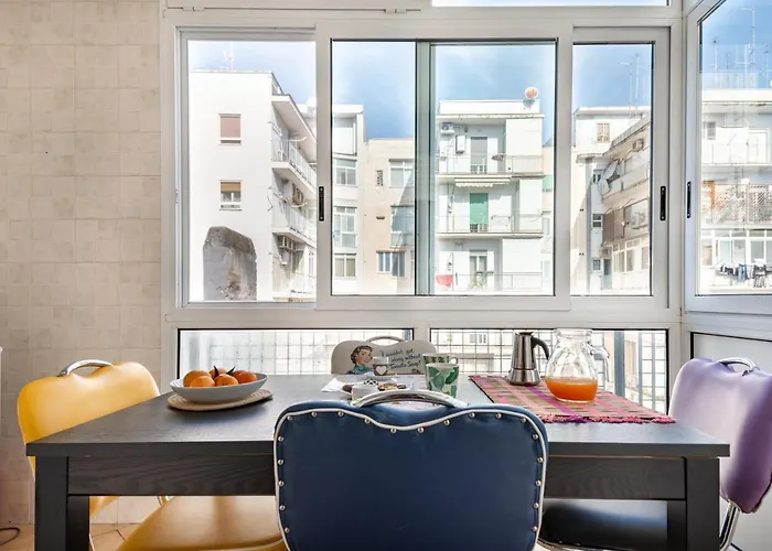 Central & Comfy Apartment With Veranda