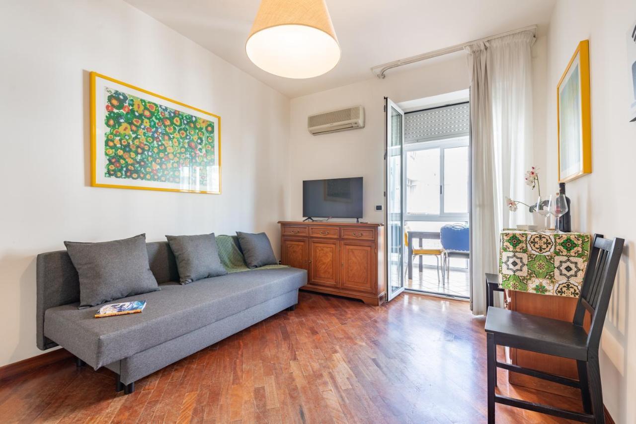 & Comfy With Veranda Apartment *
